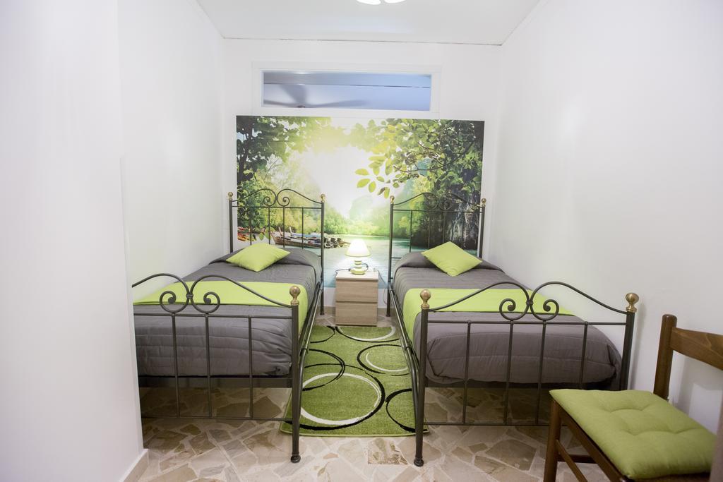 Casa Catherine Чефалу Екстериор снимка