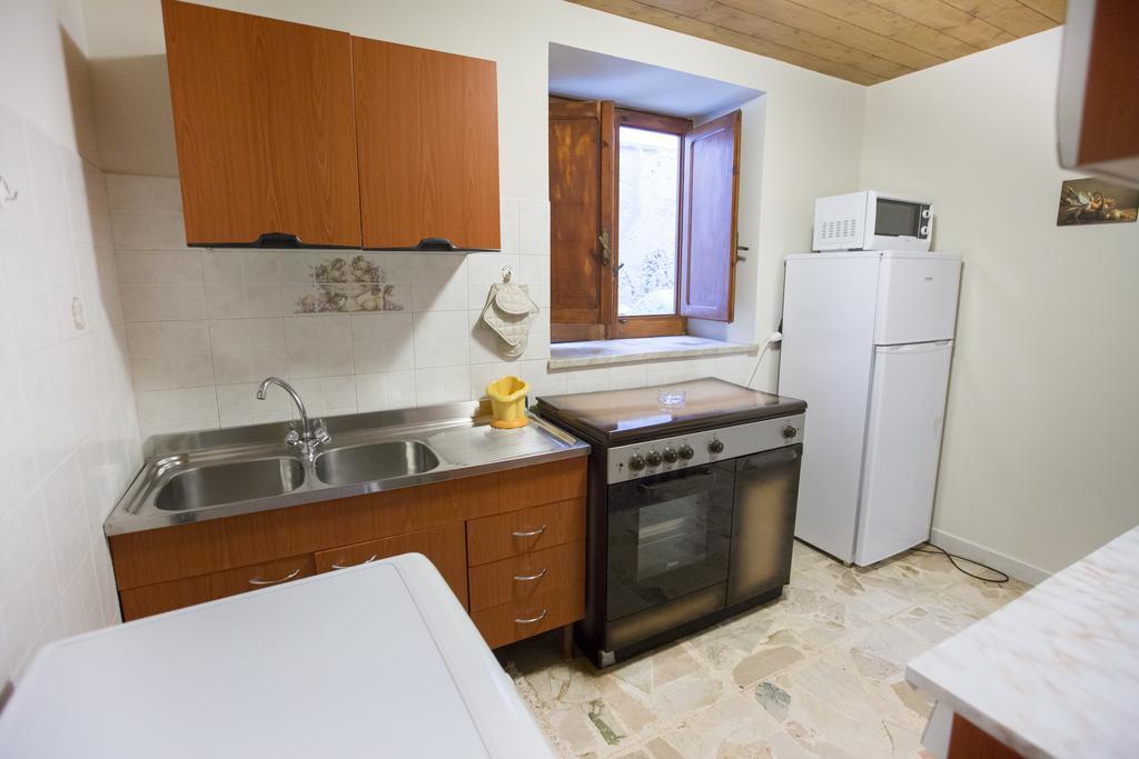Casa Catherine Чефалу Екстериор снимка